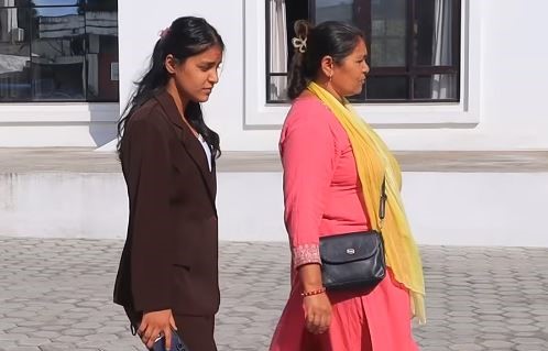 विपीन जोशीकी आमा र बहिनीले भेटे प्रधानमन्त्री