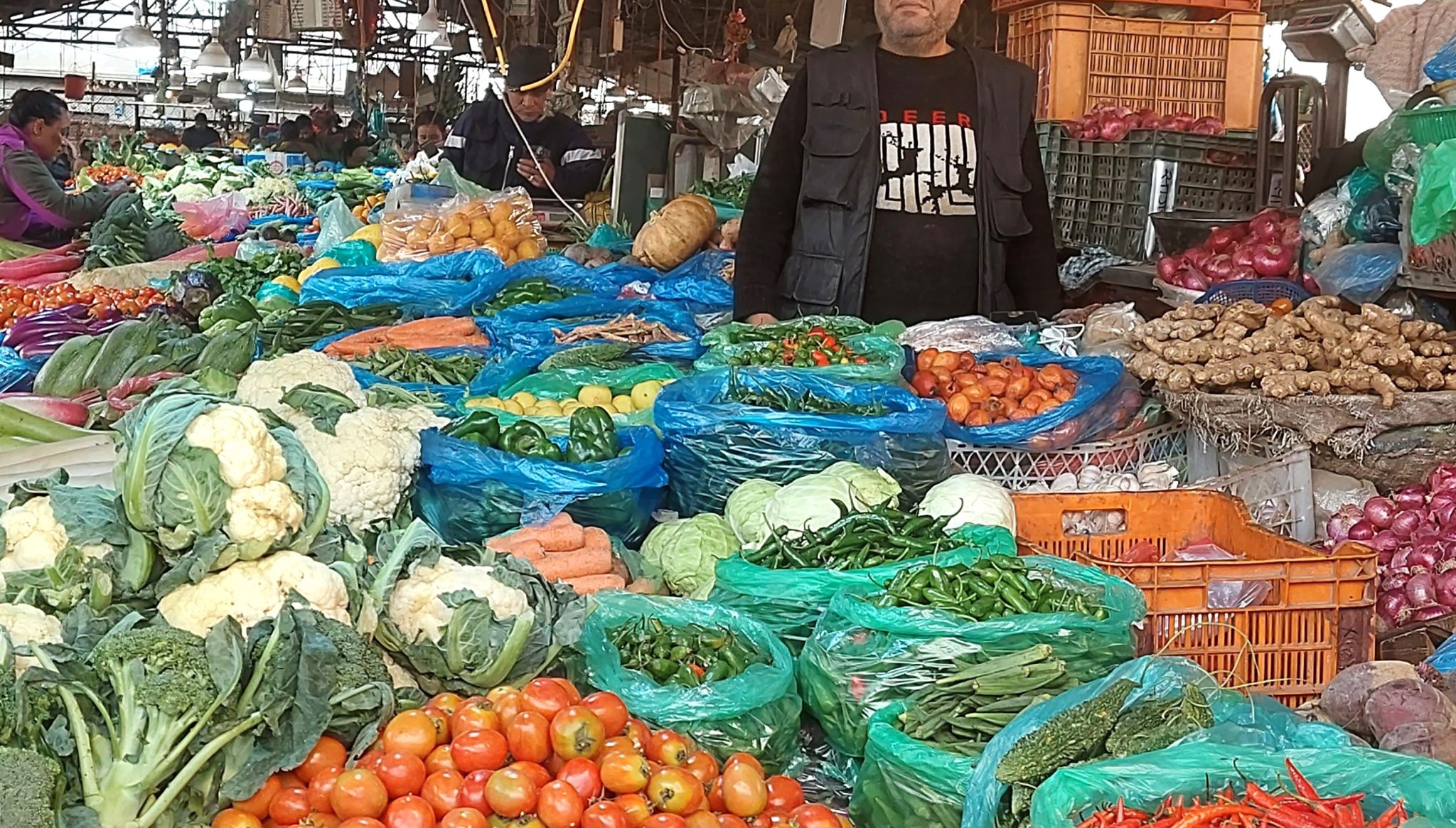 यस्तो छ आज विहिबारकाे सागसब्जी र फलफूलको थोक मूल्य