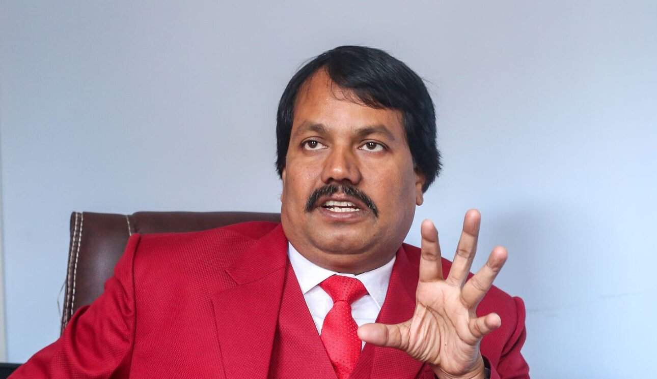 सरकारको कार्यशैलीप्रति सीके राउतको असन्तुष्टि, ‘बाटो सच्याउन’ चेतावनी
